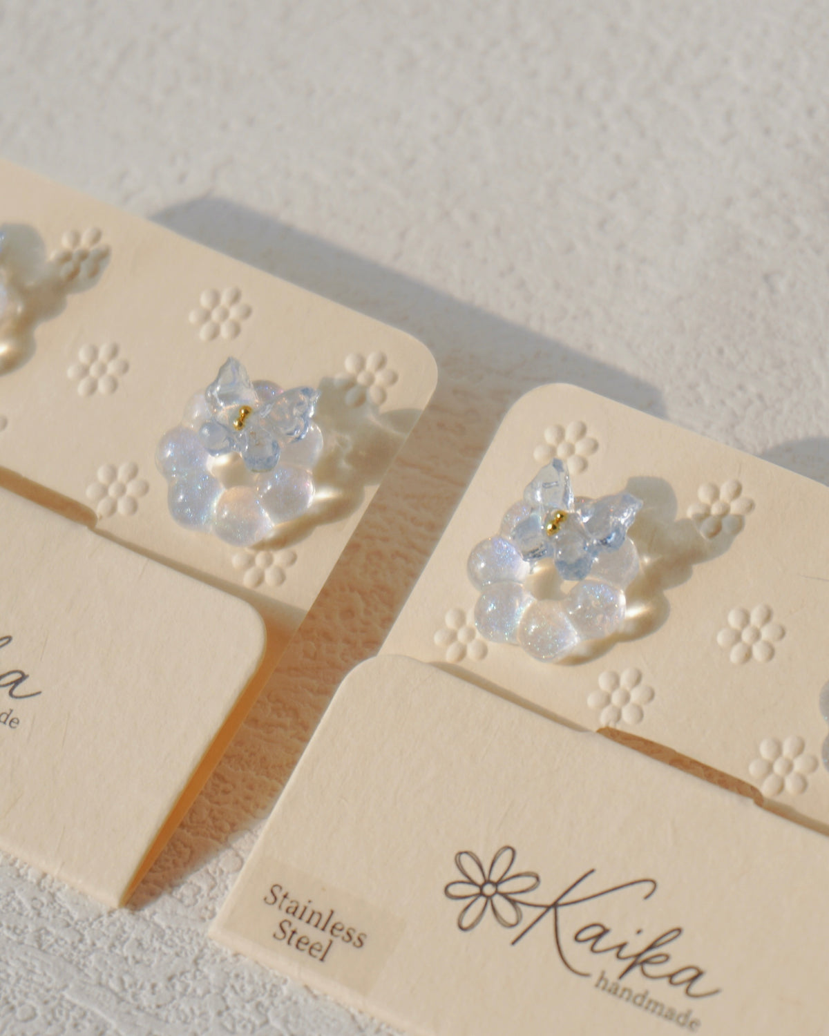 Butterfly Wreath Earrings [Morning Mist]